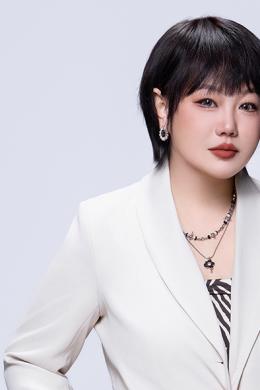 高级化妆讲师  郑洁